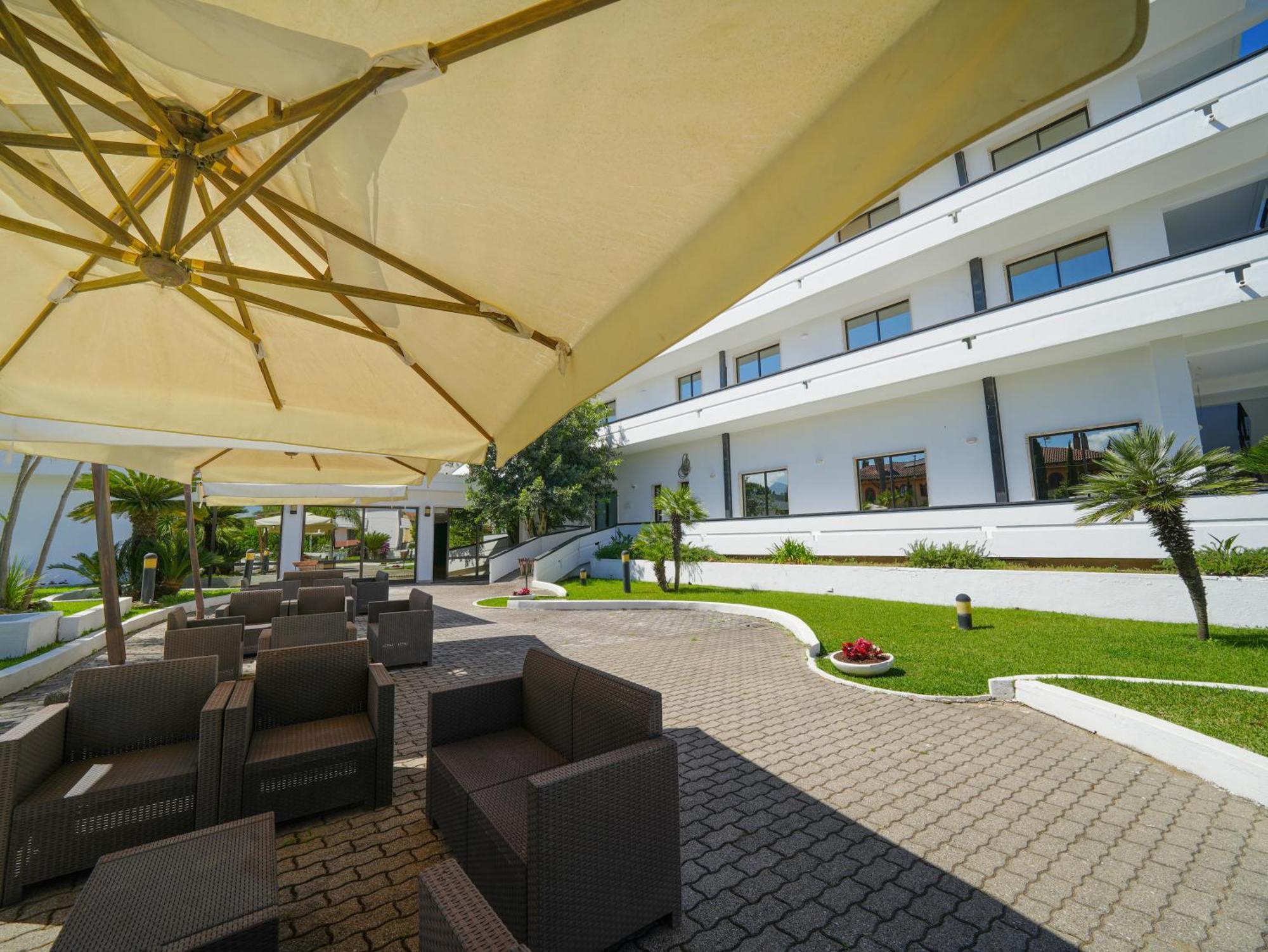 Hotel Club Clorinda Nuova Gestione 2024 Paestum Exterior foto